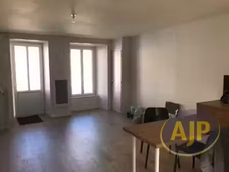 a louer maison 1ch + bureau cugand