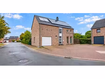 maison à vendre à aye pour € 369.000 avec 3 chambres à coucher