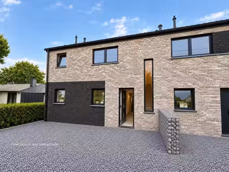 nouvelle maison 3ch. + 2 sdbs avec grenier de rangement