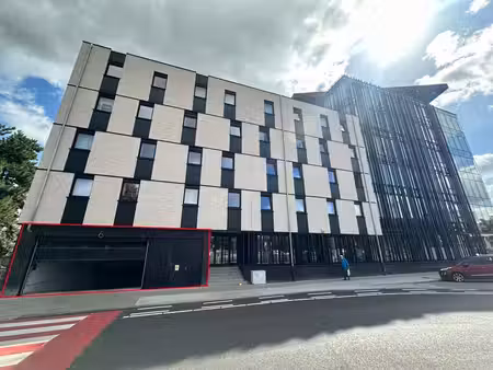 parkings intérieurs à vendre  idéalement situés à mons