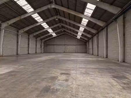 entrepôt industriel à louer à genappe (41 caractères)