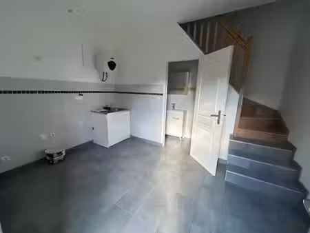 location duplex 1 pièce 28 m² à tergnier (02700)  420 €