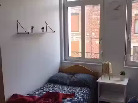 location meublée appartement 1 pièce 20 m² à saint-quentin (02100)  355 €