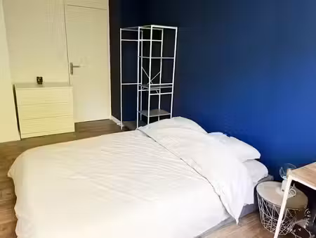 location meublée appartement 4 pièces 68 m² à grenoble (38000)  448 €