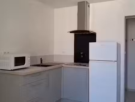 location meublée appartement 2 pièces 28.89 m² à jarnac-champagne (17520)  470 €