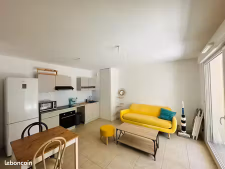 appartement 2 pièces de 43m² avec balcon et garage