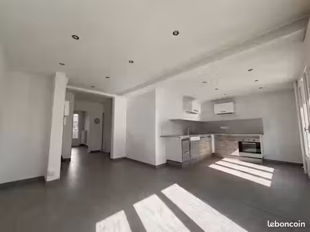 t3 meublé rénové avec balcon – un appartement où il fait bon vivre