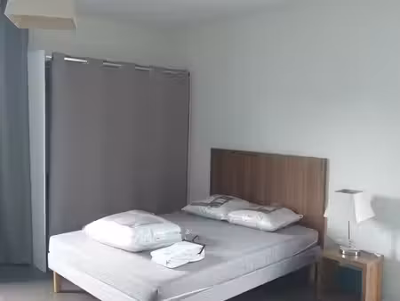 location studio meublé 28 m2