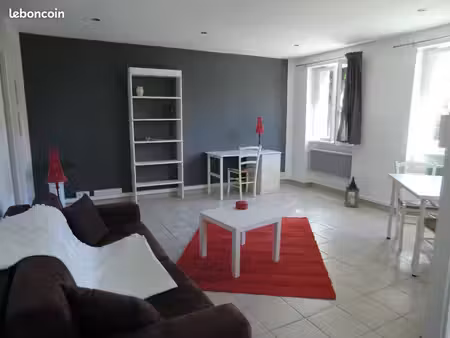 t1 meublé de 33 m² – sainte-foy-lès-lyon