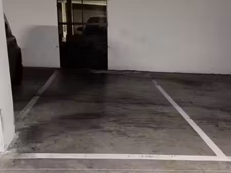 ◊ place de parking à louer