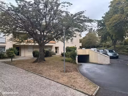a louer appartement f3 lumineux dans parc arboré