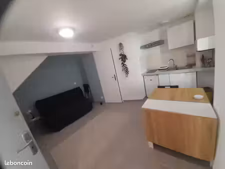 loue appartement meublé (19m2)