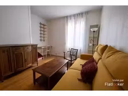 location meublée appartement 2 pièces 36 m² à lille (59000)  660 €