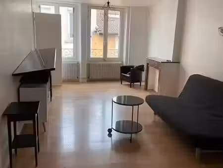 location meublée appartement 5 pièces 72 m² à saint-etienne (42000)  660 €