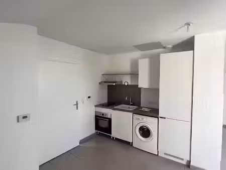 location appartement 1 pièce 28 m² à villeurbanne (69100)  648 €
