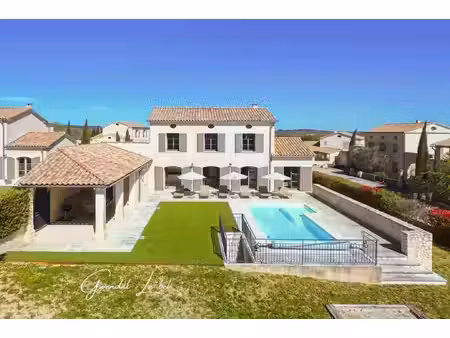 villa de luxe à vendre dans le quartier centre est