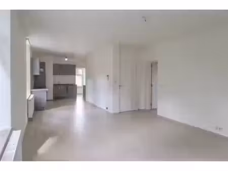 appartement à louer avec 2 chambres   yves-gomezée (vbe68651)