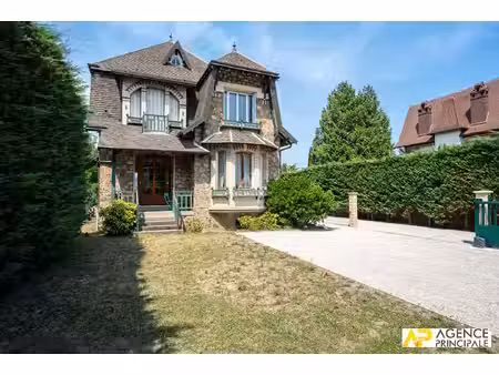 maison 7 pièces à vendre à maisons-laffitte - 12 minutes gare