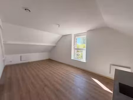 location appartement 1 pièce 22 m² à chalette-sur-loing (45120)  370 €