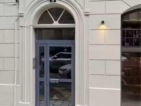 2 pièces dans beau quartier du centre-ville de nice dubouchage (petit immeuble bourgeois)