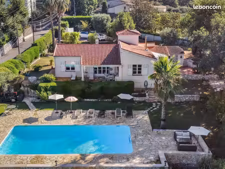 villa 4 pièces 120 m²