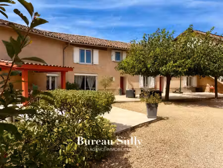 maison de luxe à vendre à taponas