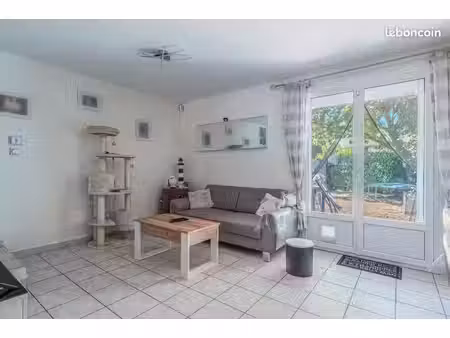 maison mitoyenne avec jardin et garage