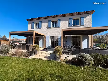 villa 6 pièces 121 m²