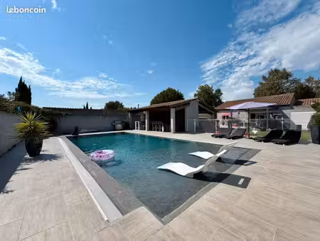 superbe villa de plain-pied avec piscine - hors lotissement