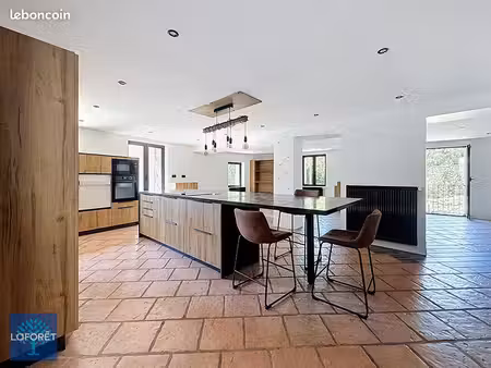 maison de village 6 pièces 187 m²