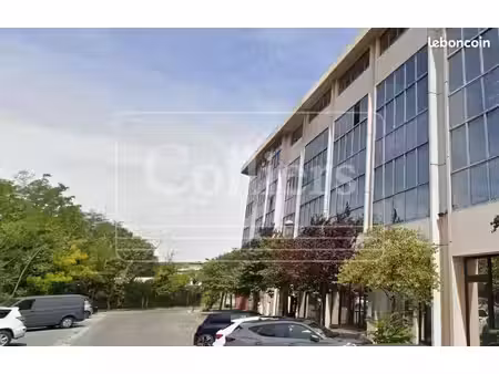 bureaux 79 m²