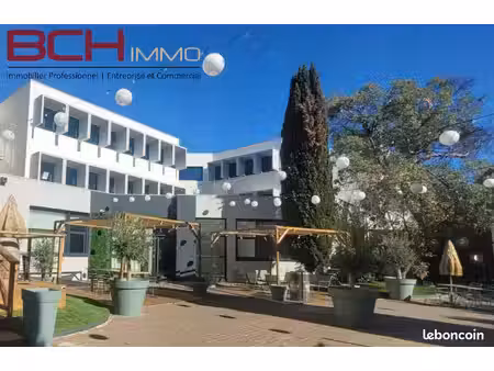 bureaux 684 m²