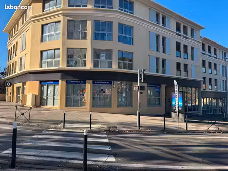 exceptionnel local commercial aix en provence pont de larc