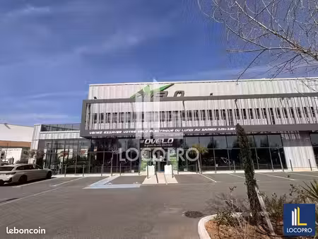 local d'activité 3 700 m²