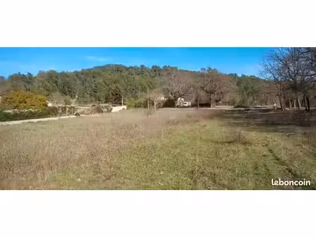 terrain 450 m² montmeyan