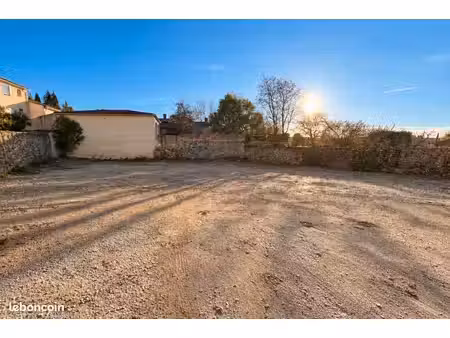 terrain 310 m² rians