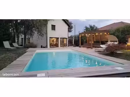 maison 9 pièces  neyron le haut  vue sur les alpes  piscine 