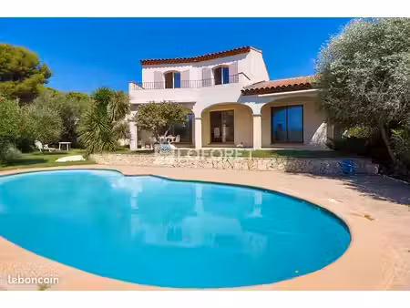villa 6 pièces 150 m²
