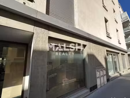 bureaux 77 m²