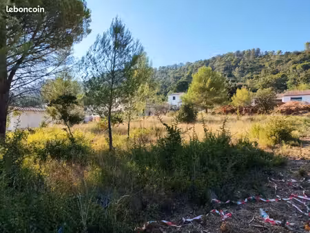 terrain 810 m² camps la source