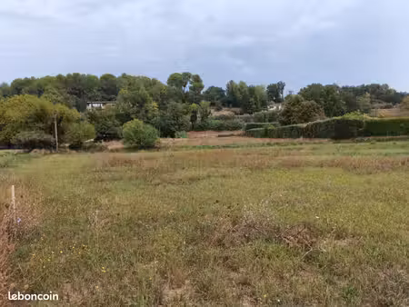 terrain 1 566 m² salernes