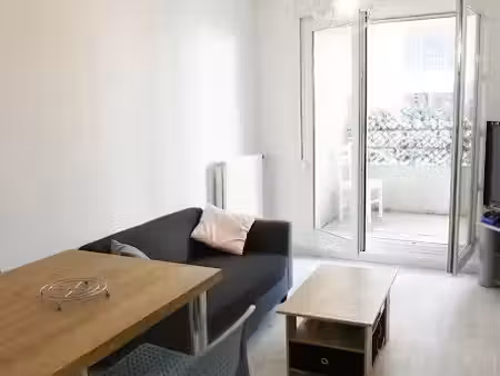 location meublée appartement 2 pièces 35 m² à grenoble (38000)  590 €