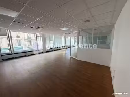 bureaux 289 m²