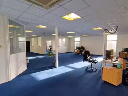 bureau prestigieux de 236 m2 en location - saint-laurent-blangy  hauts-de-france
