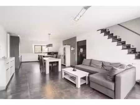 duplex 2 ch.  terrasse et parking à erembodegem