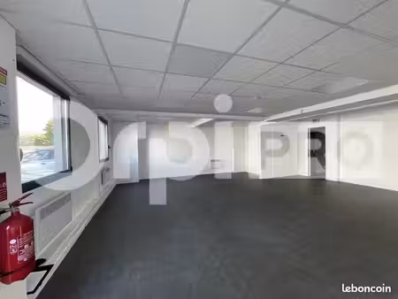 local d'activité 275 m²