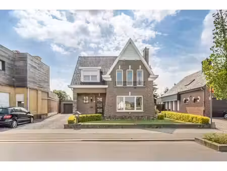 te renoveren open bebouwing op mooie ligging nabij de vaart