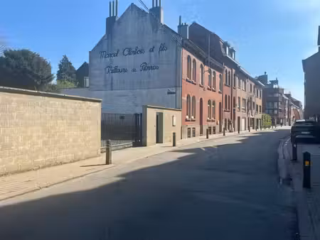 emplacement de parking en plein centre