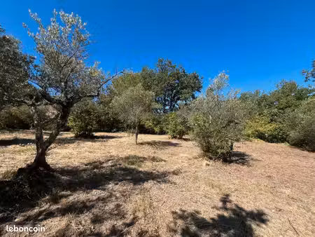 terrain 1 682 m² brignoles
