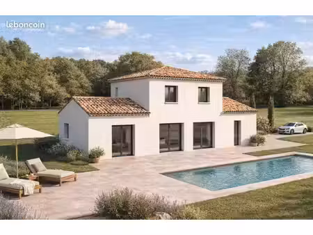 terrain 1 800 m² callian
